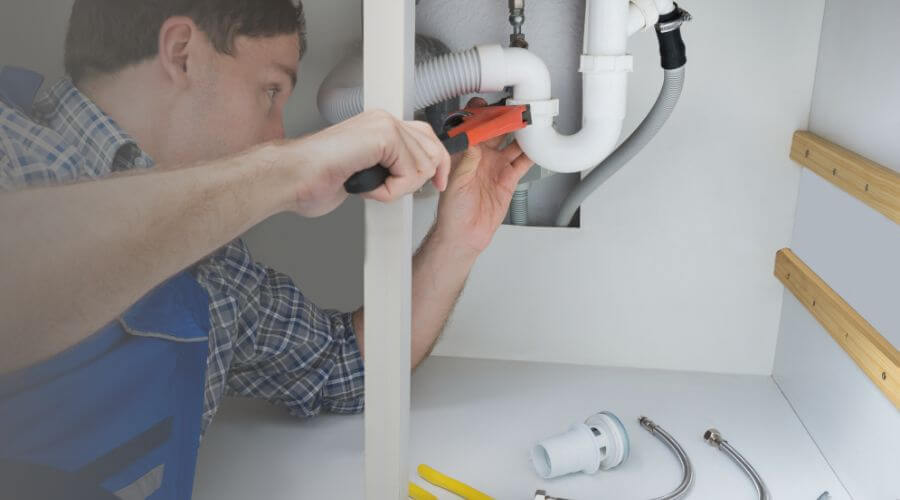 Expert burst pipe repair services in Toledo, IL